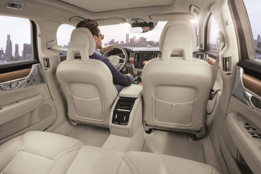 Интерьер Volvo S90 T5 Inscription 2017 года  (CN) (фото 9 из 11)